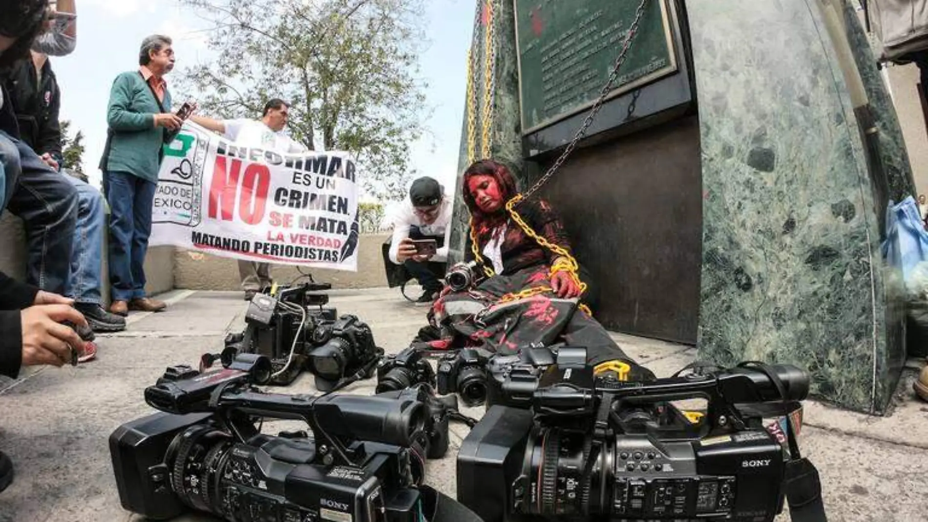 PROTESTA DE PERIODISTAS daniel camacho  (9)